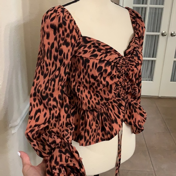 Nasty Gal leopard print top Size 4 - Picture 6 of 17